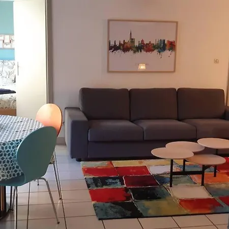 L'appart Avec Terrasse - Centre Historique * 巴尔